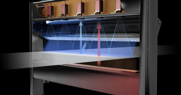 Procemex web inspection system with high-angle reflection